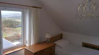 Отели типа «постель и завтрак» Malin Head View B&B / Apartments Ballygorman Triple Room - Single beds with Ensuite-4